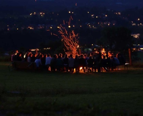 Lagerfeuer über Miesbach